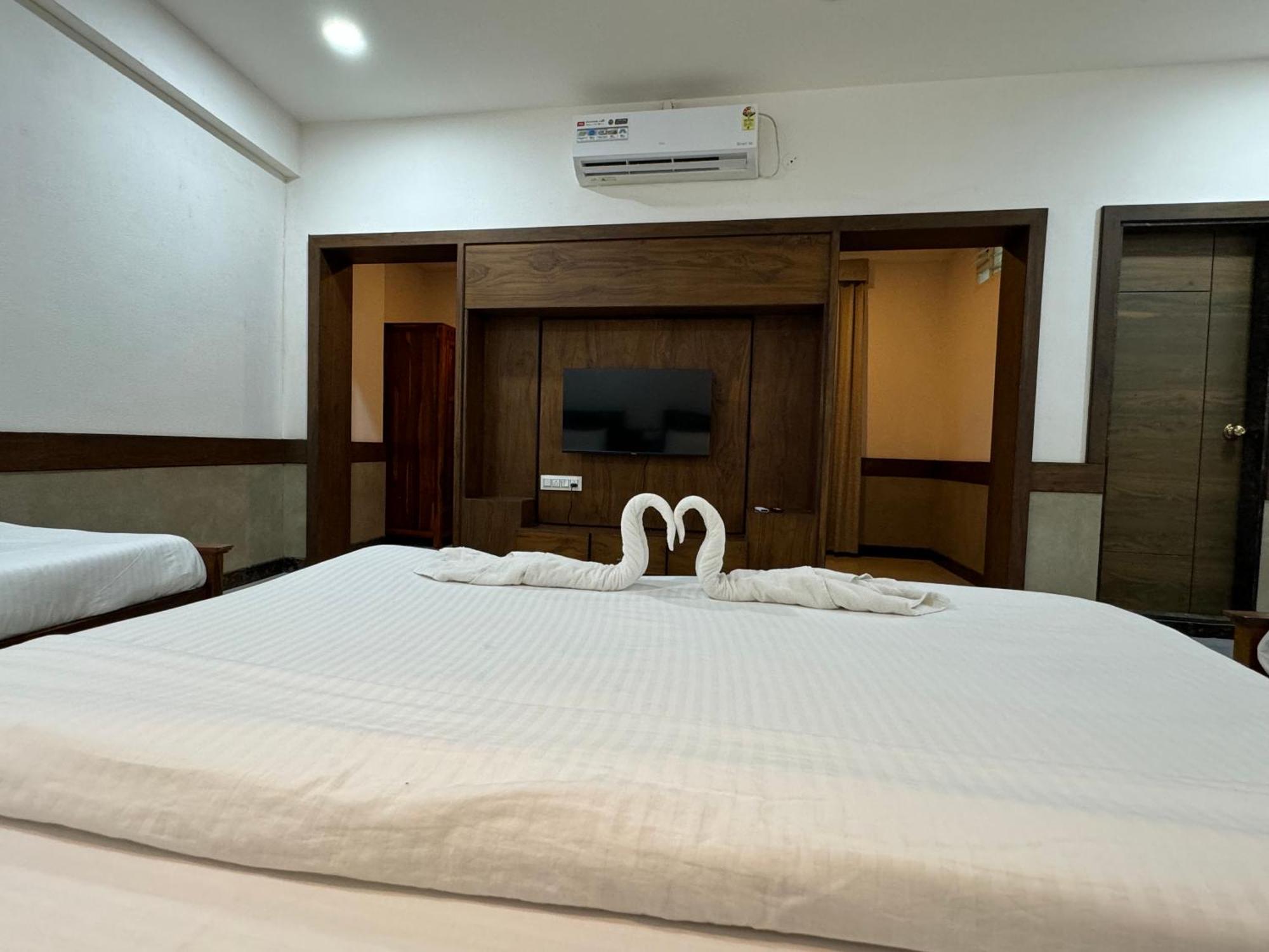 Hotel Tirth By Sonu'S Uddzsaín Szoba fotó